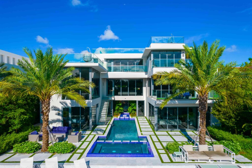 Luxury Villa rental Miami