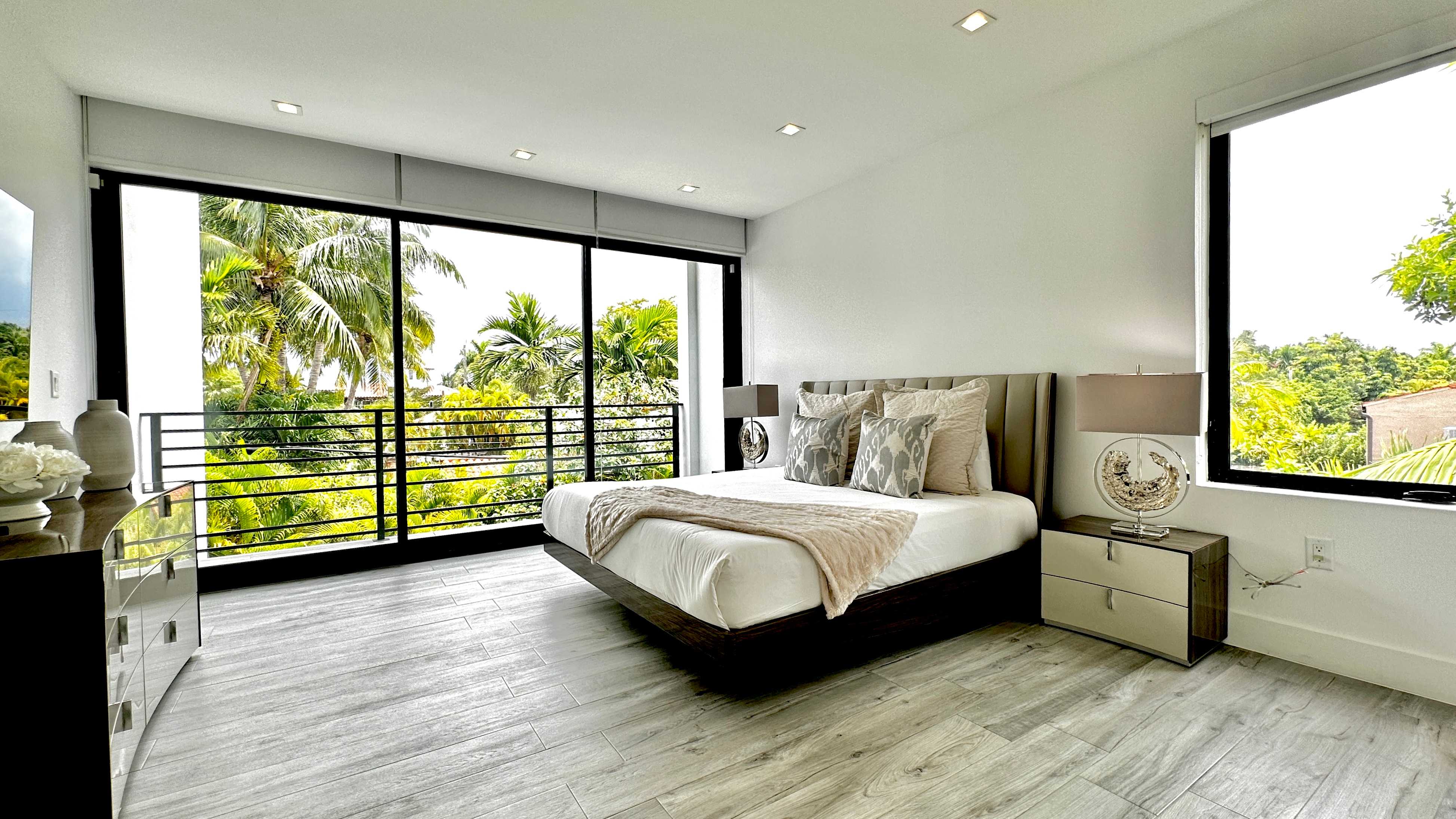 Bedroom of Villa Briah rentals Miami