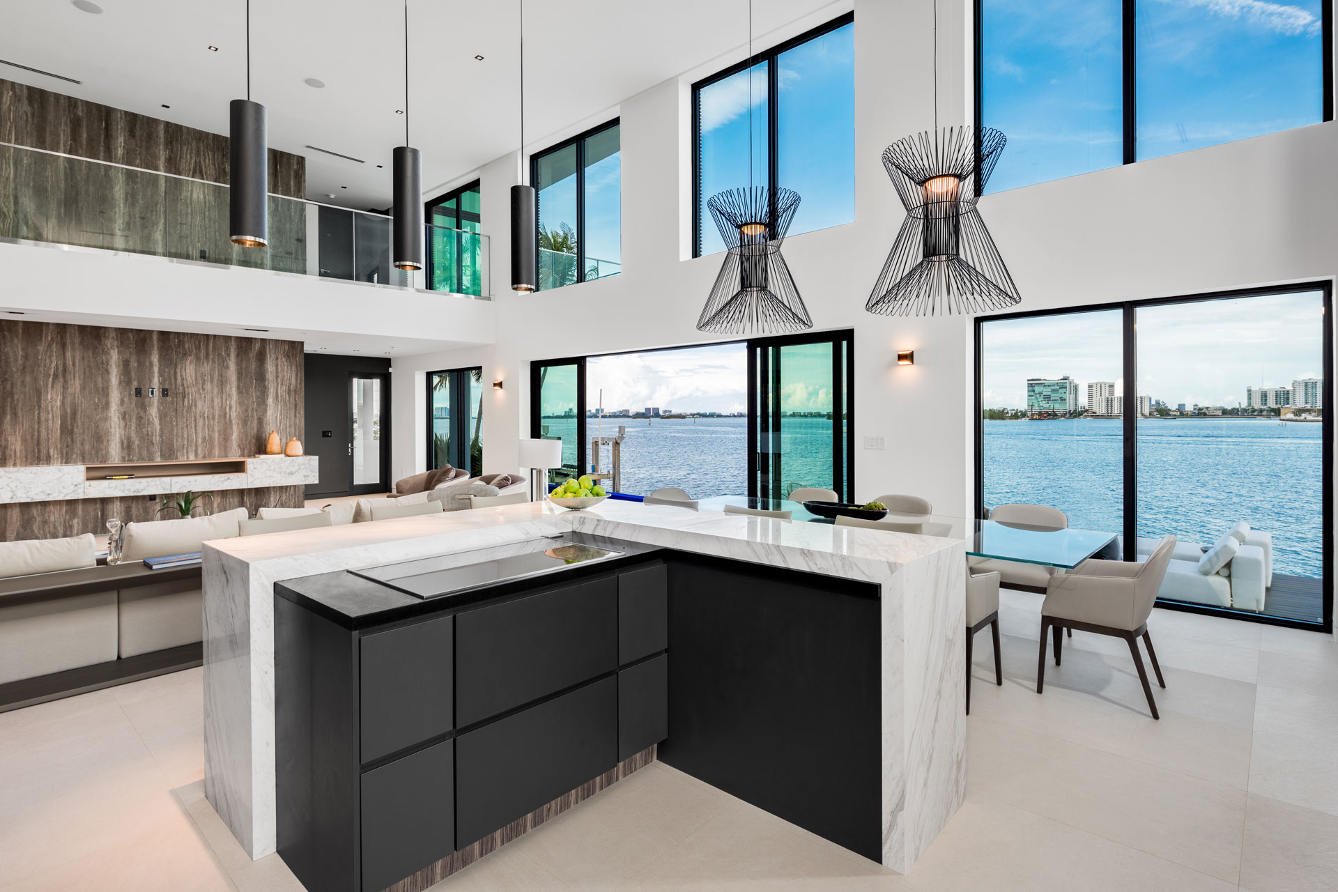 LUXURY CONDO AND MANSION RENTAL, Miami VILLA OCEANIC open kitchen area