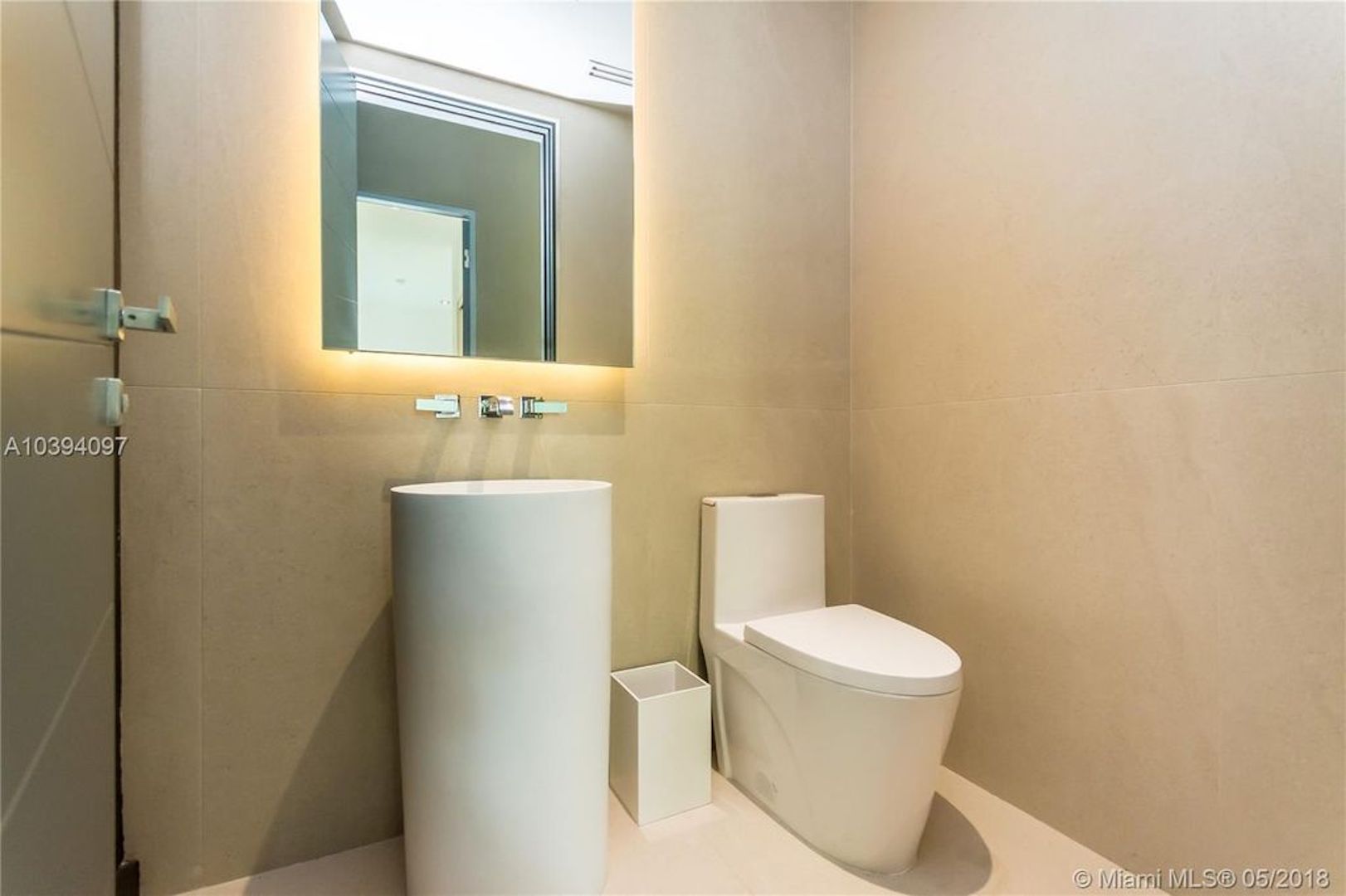 Bathroom of Villa Ciao Bella rentals Miami