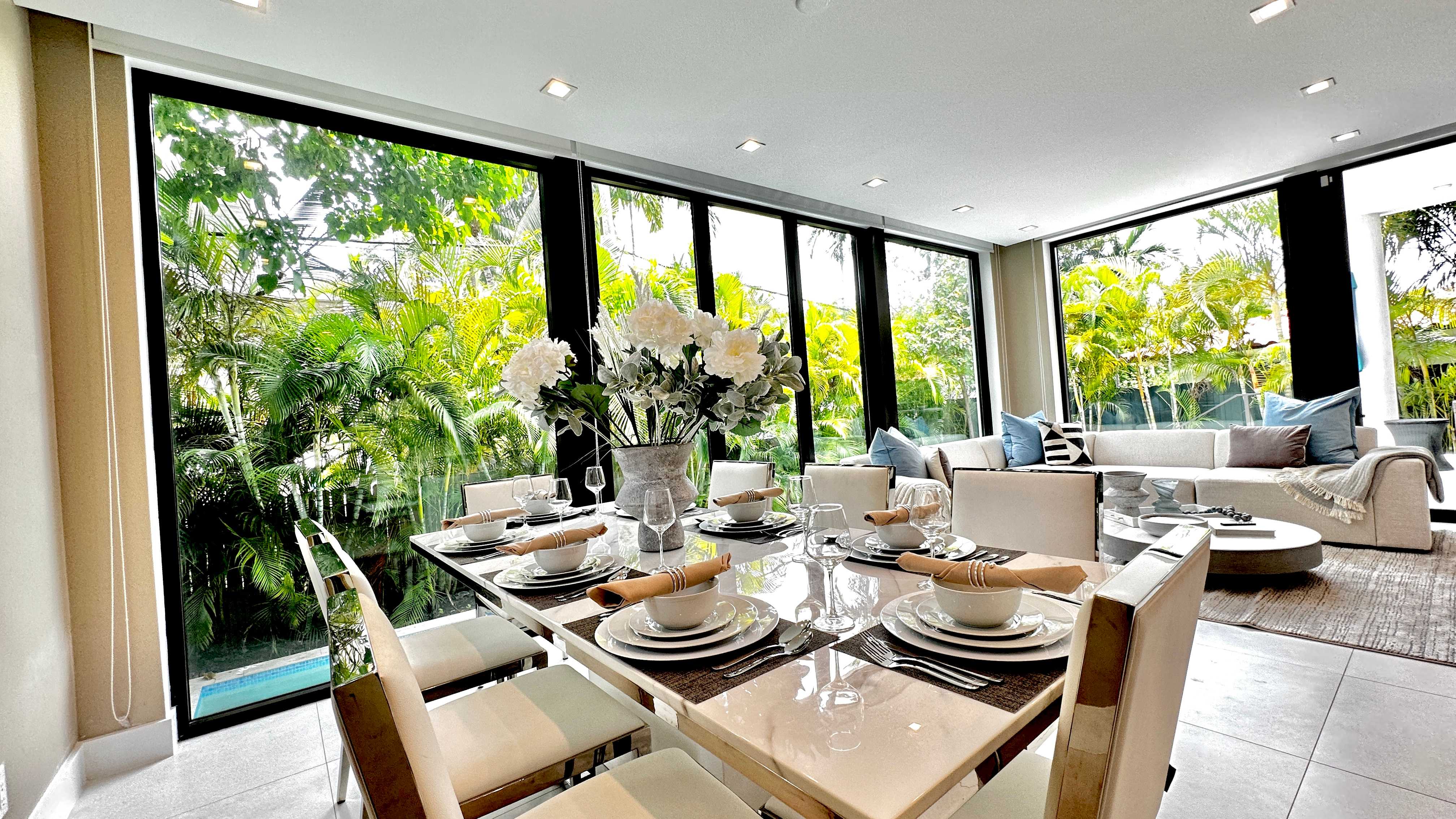 Dining room of Villa Briah rentals Miami