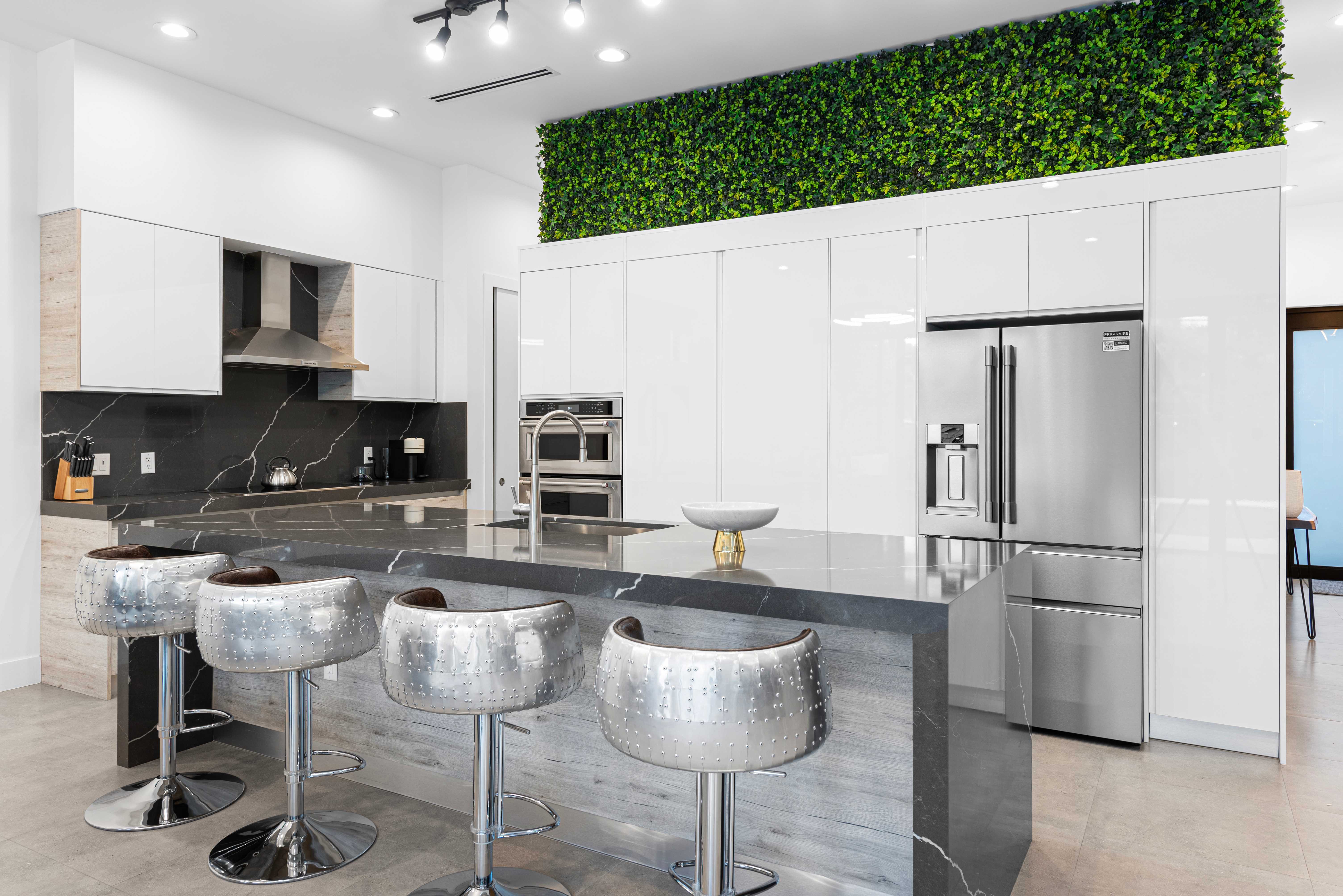 Kitchen area Villa Haven FORT LAUDERDALE