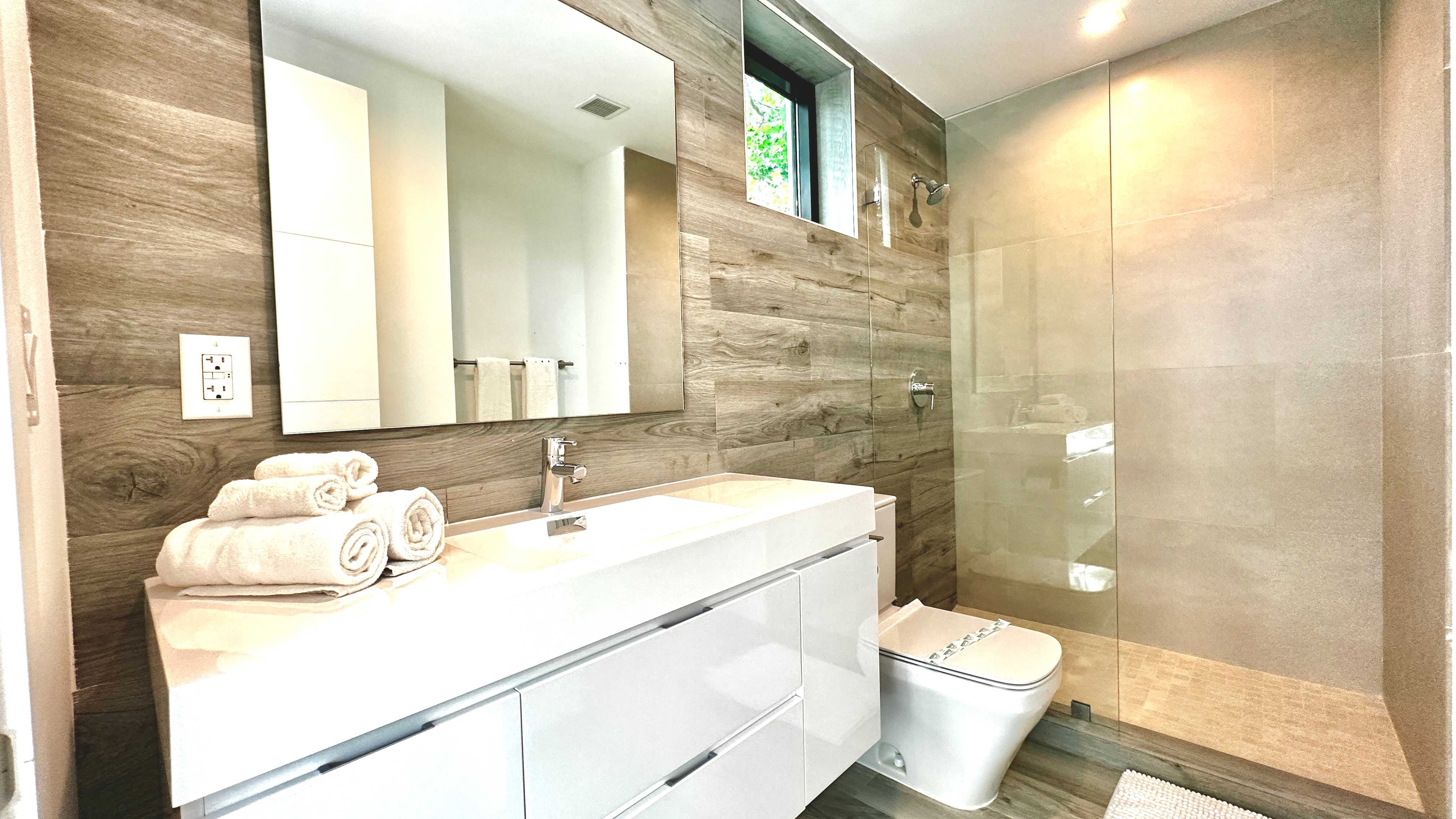 Bathroom of Villa Briah rentals Miami