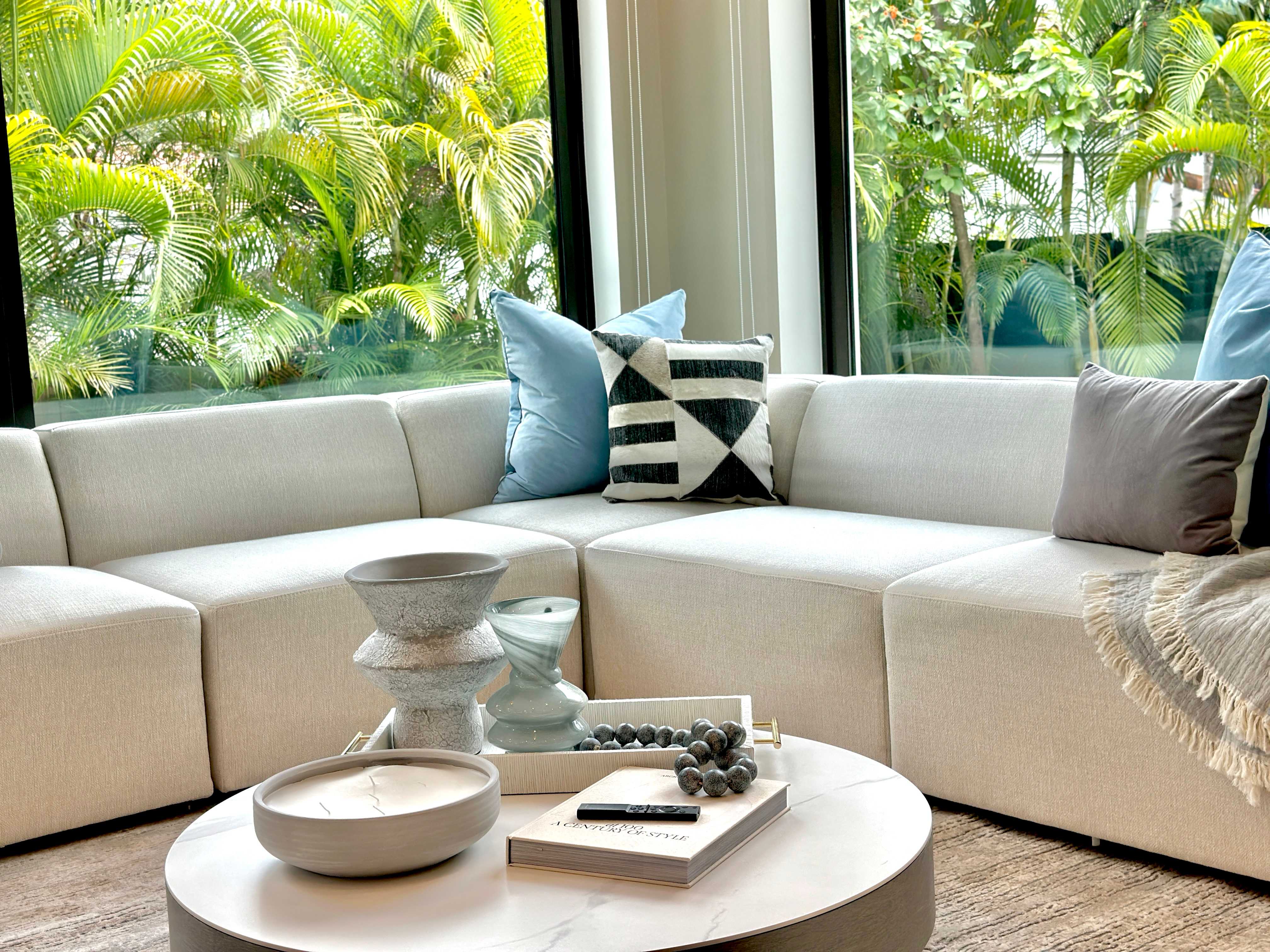 Living room of Villa Briah rentals Miami