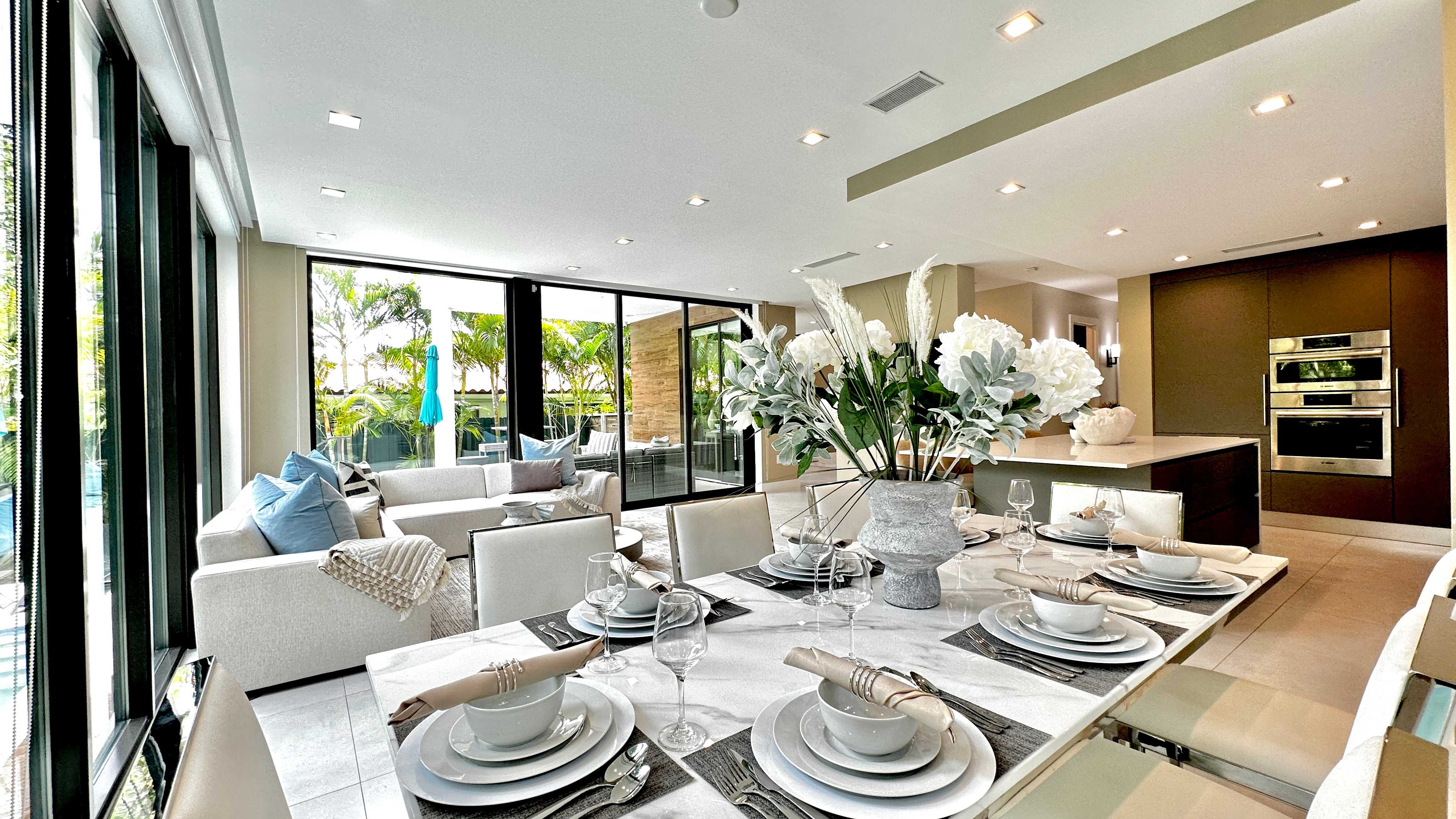 Dining room of Villa Briah rentals Miami