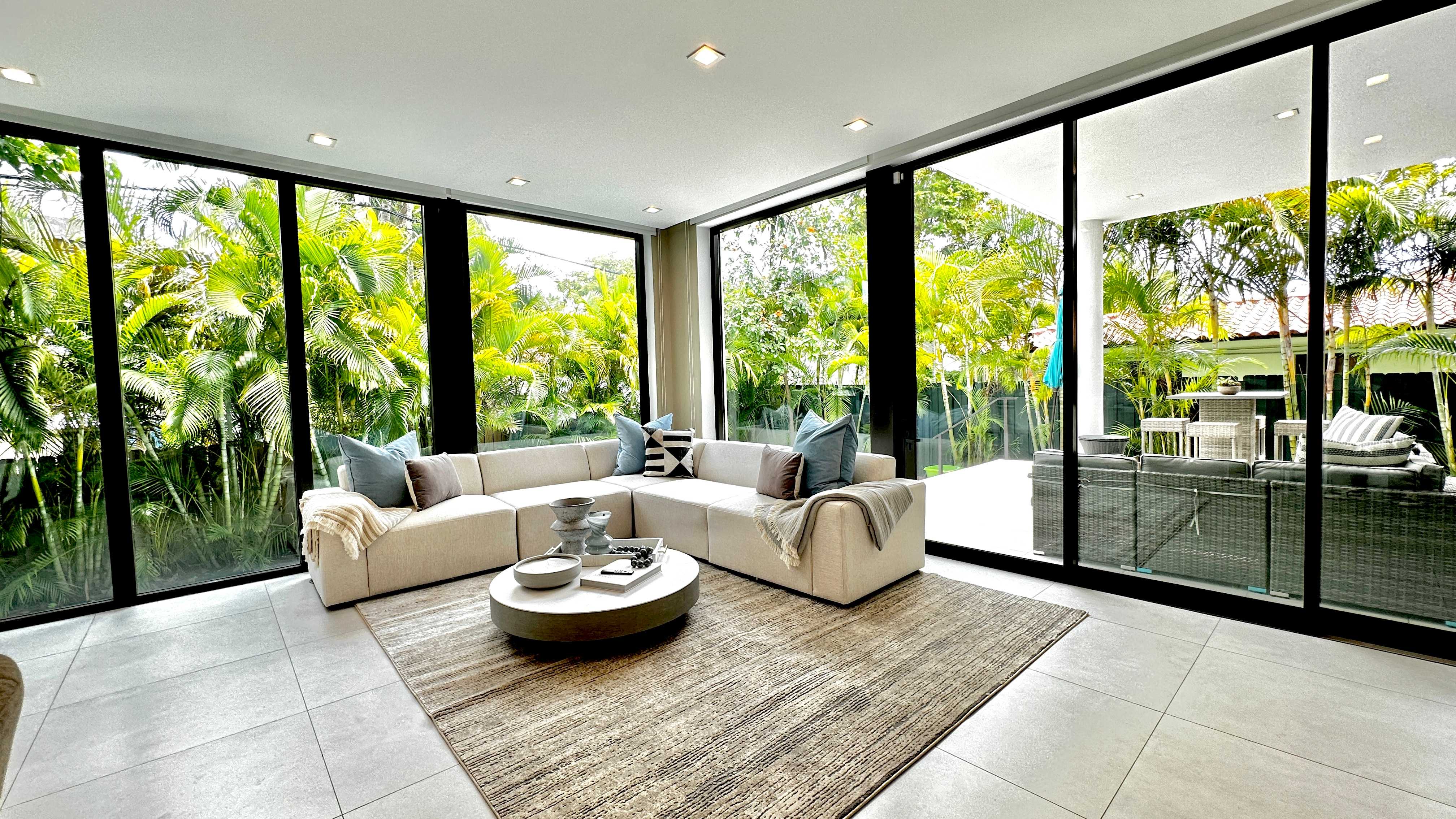 Outdoor living space Villa Briah rentals Miami