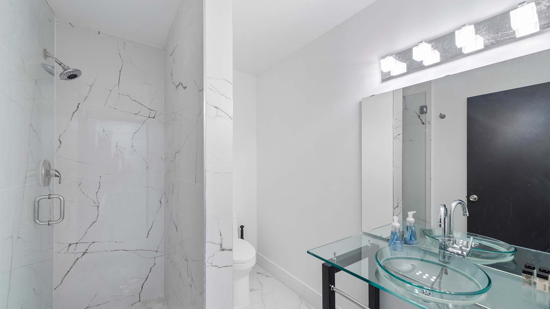 bathroom in a rental mansion in Miami