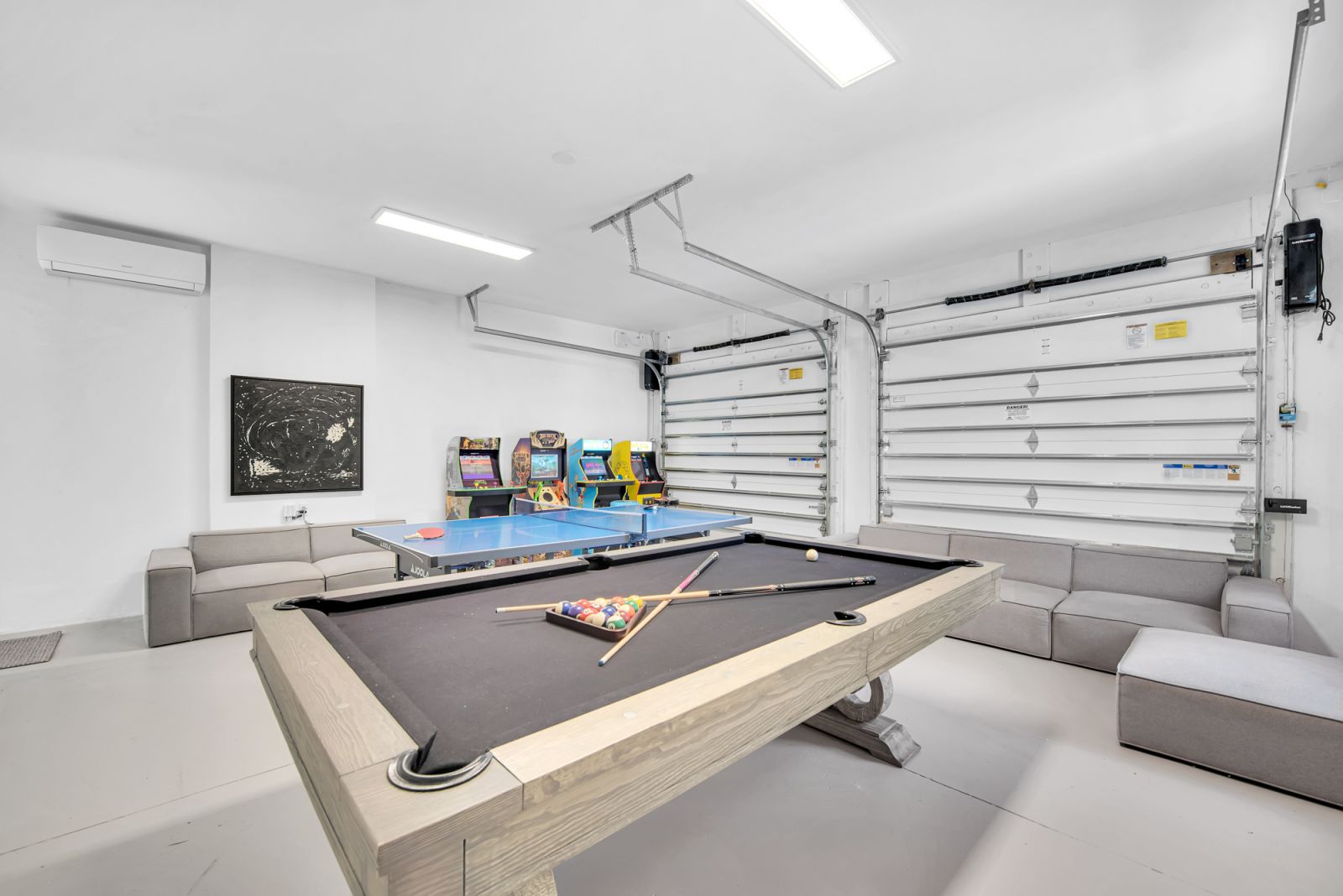 LUXURY 05 Bedroom Villa game room