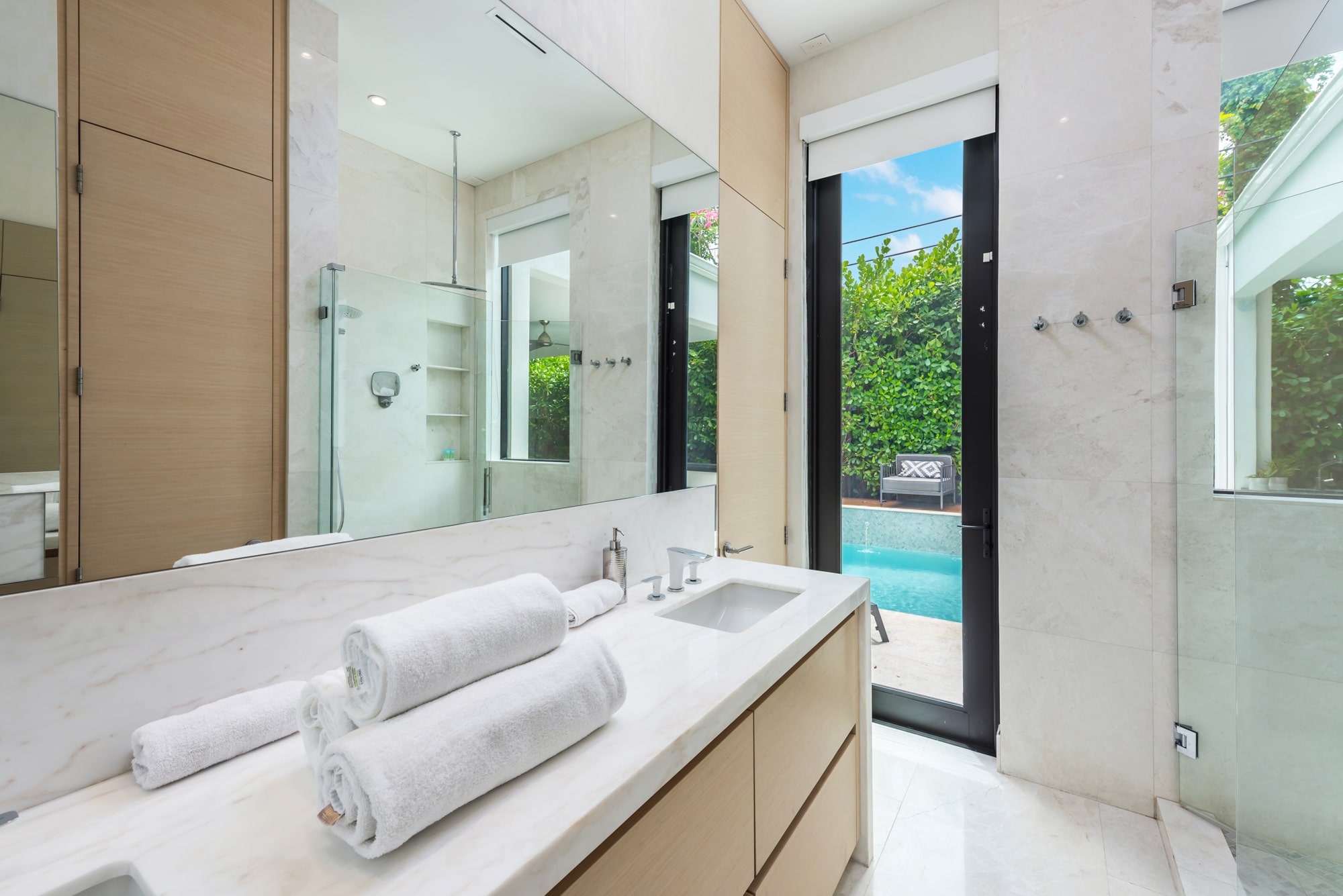 Kali's Luxury Mansions Villa Amaya bathroom