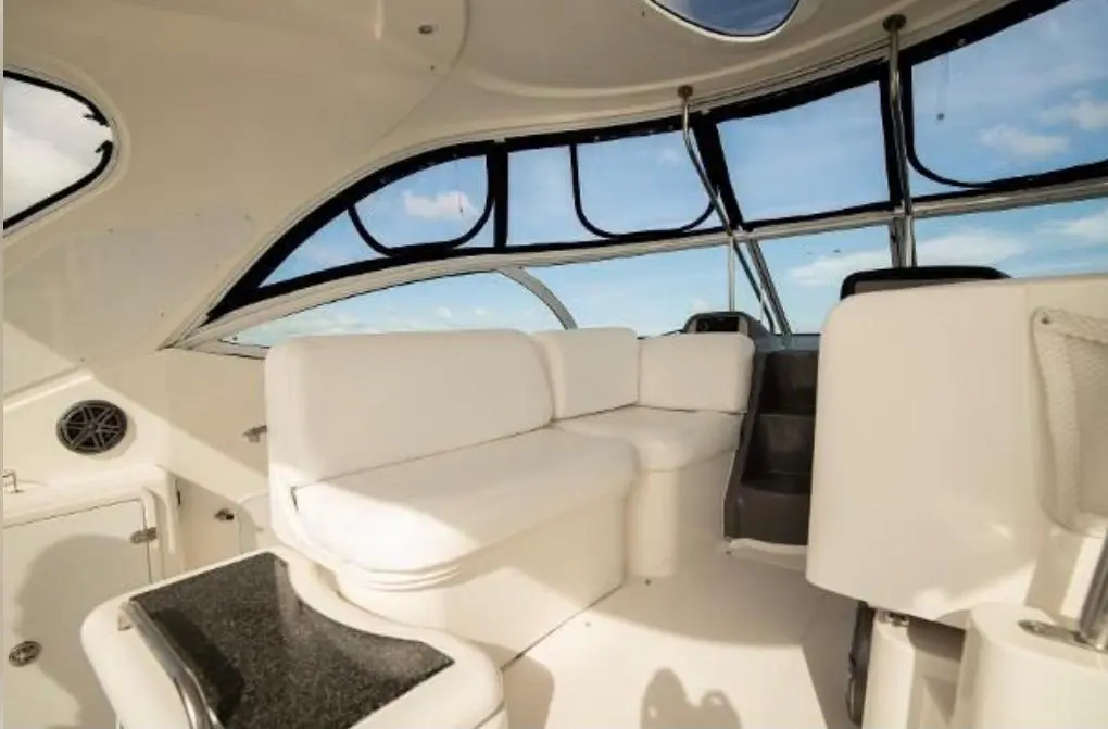 43' Crusier Yacht Rental Miami