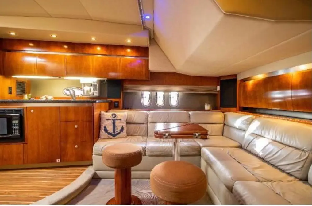 43' Crusier Yacht Rental Miami