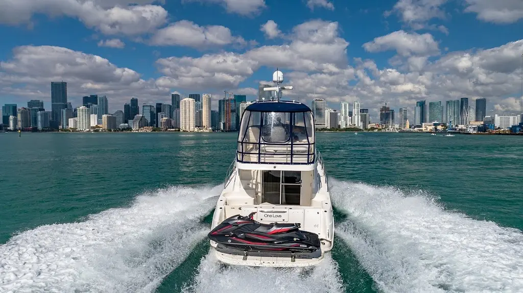 48 Sea Ray Sedan yacht rental Miami