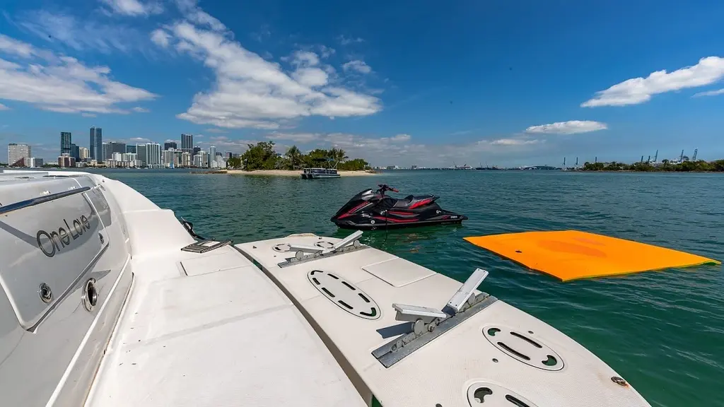 48 Sea Ray Sedan yacht rental Miami