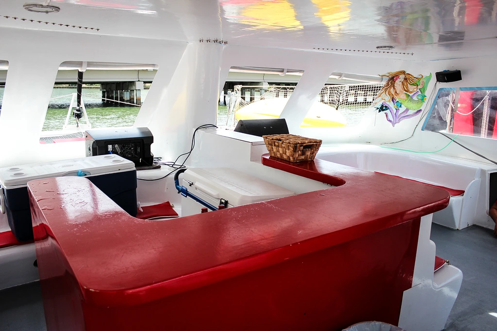 60-Catamaran-Rental-Miami-Bar-XL